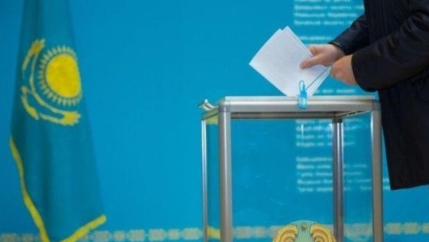 Qazaxıstandakı seçkilərdə seçici fəallığı 50 faizi ötüb