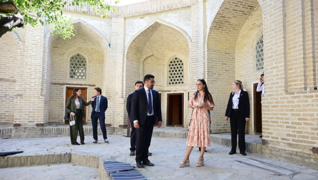 Leyla Əliyeva Buxara Biennalesində - FOTO/VİDEO
