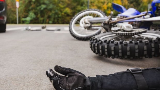 72 yaşlı motosikletçi qəzada həyatını itirdi