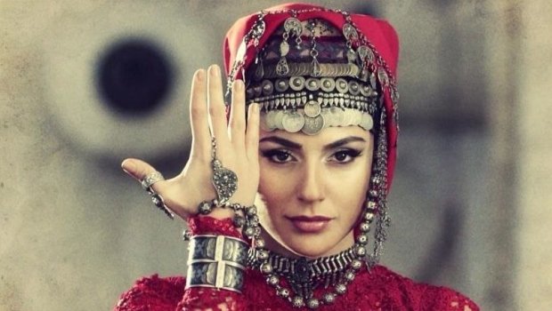 Ter-Petrosyanın arvadının mağazalarında AXTARIŞ APARILIR