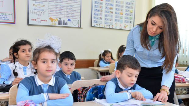 Azərbaycanda qadın müəllimlərin xüsusi çəkisi artıb