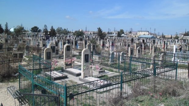 Salyanda qəbiristanlıqdan meyit tapıldı