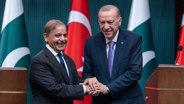 "Yanımızda polad divar kimi dayanıb"