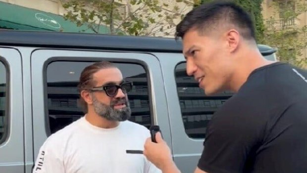 Rafael Ağayev yapon blogerə özünü belə təqdim etdi - Video