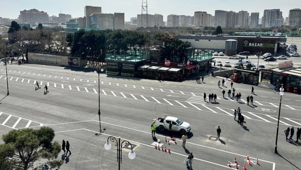 DİQQƏT! &ldquo;Gənclik&rdquo;də avtobusların dayanacaq yeri dəyişdirildi &ndash; FOTO