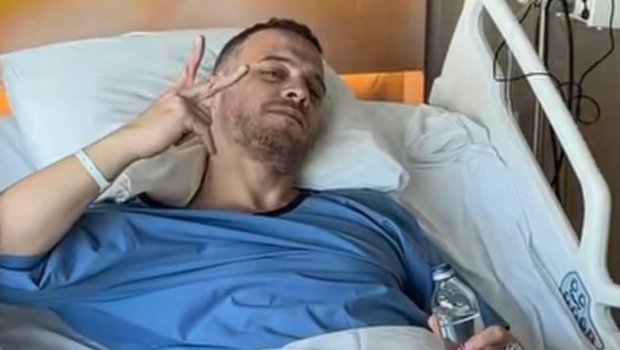 Kerem Bürsin əməliyyat olundu