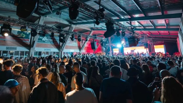 Musiqi festivalında silahlı insident: Xəsarət alanlar var - VİDEO
