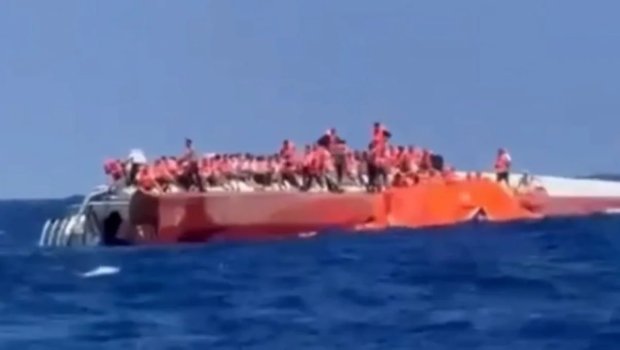 Kiprdə bərə faciəsinin TƏFƏRRÜATI: Kapitan sərnişinləri qoyub qaçıb
