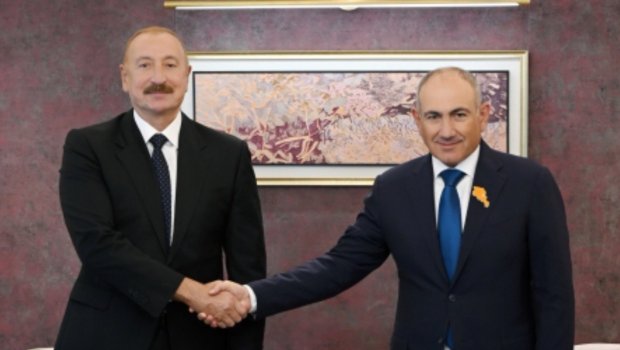 İlham Əliyevlə Paşinyanın görüşündə müzakirə olunan məsələlər AÇIQLANDI