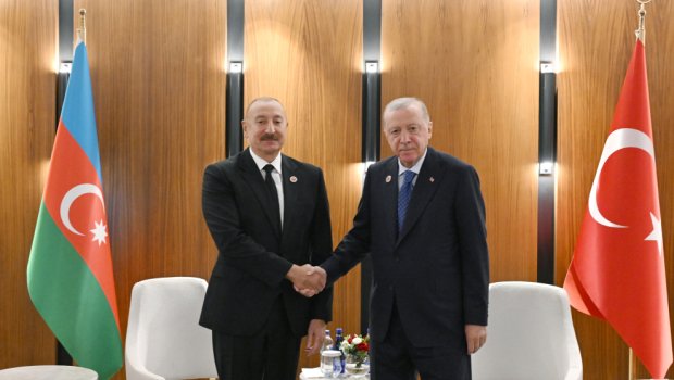 İlham Əliyev Bişkekdə Ərdoğanla görüşdü &ndash; FOTO