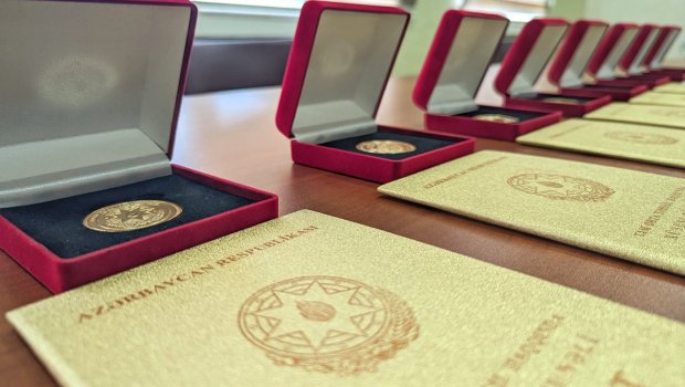 Bakıda məktəbi qızıl və gümüş nişanla bitirən məzunların SAYI