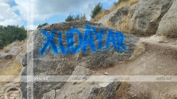 Şuşanın qayalarını "xatirə dəftəri"nə çevirdilər &ndash; RƏSMİ AÇIQLAMA - FOTO