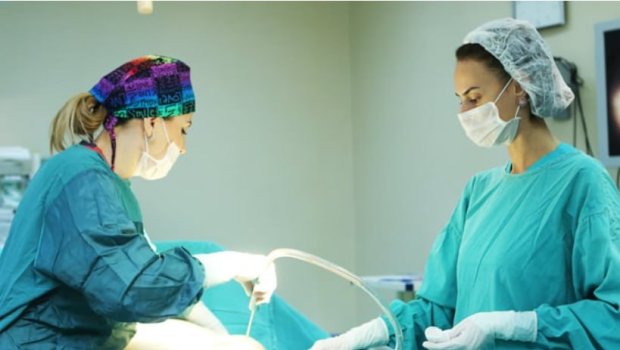 Ümumi cərrah &ldquo;qalxanı&rdquo; ilə plastik əməliyyat EDƏNLƏR - Hər həkim bunu edə bilər? &ndash; Nazirlikdən CAVAB