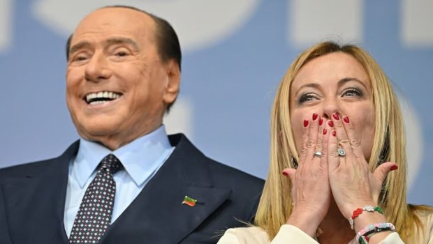 Berluskoninin rekordunu yenilədi