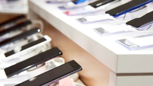 İlin ən yaxşı telefonu seçildi&mdash; iPhone və Samsung deyil...