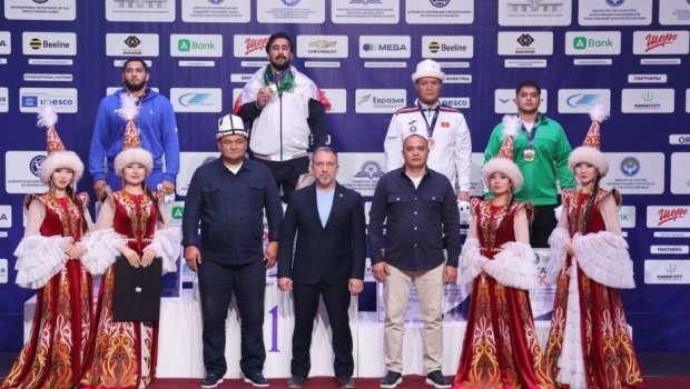 Güləşçimiz Dünya Köçəri Oyunlarında gümüş medal qazandı