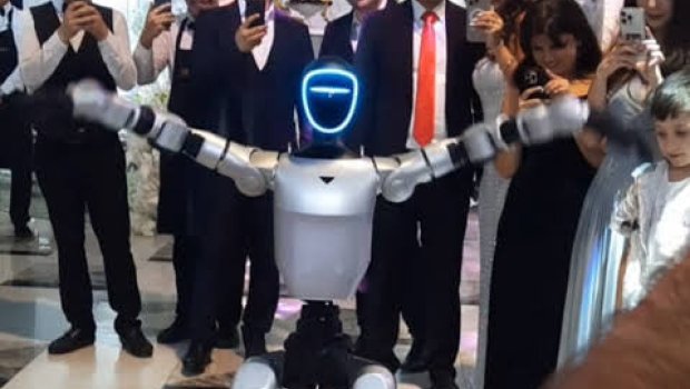 Toylarımızda yeni DƏB &ndash; &ldquo;Bəyin dostları&rdquo; təqaüdə çıxdı, əvəzinə robotlar gəlir &ndash; VİDEO