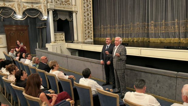 Bir əsrdən çoxdur SƏHNƏDƏ - Musiqili Teatr yeni mövsümə &ldquo;Arşın mal alan&rdquo;la başlayır &ndash; FOTO