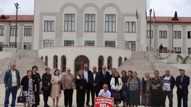 Məzunlar 50 ildən sonra Xankəndidə bir araya gəldilər - FOTO
