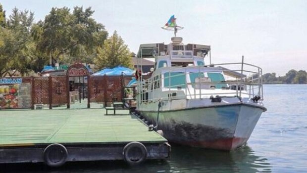 Mingəçevirdə gəzinti qayıqları toqquşdu