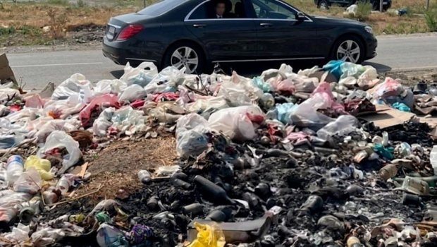 Gəncənin mərkəzi küçəsində zibillərin daşınmamasının günahkarı kimdir? &ndash; ARAŞDIRMA
