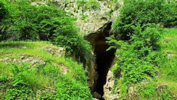 Ermənilər işğal dövründə Azıx mağarasından silah anbarı kimi istifadə edib