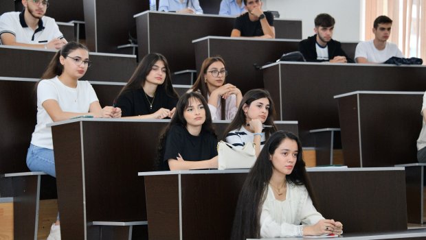 Ölkəmizdə yeni TƏDRİS MODELİ &ndash; İlk məzunların 95 faizi universitetə QƏBUL OLDU