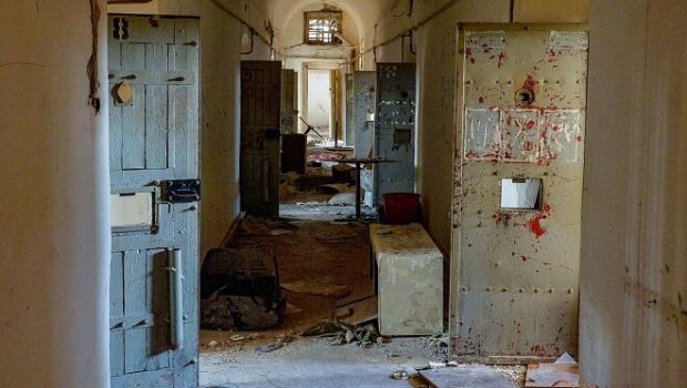 30 il sonra əsir saxlanıldığı Şuşa həbsxanasına getdi &ndash; FOTO