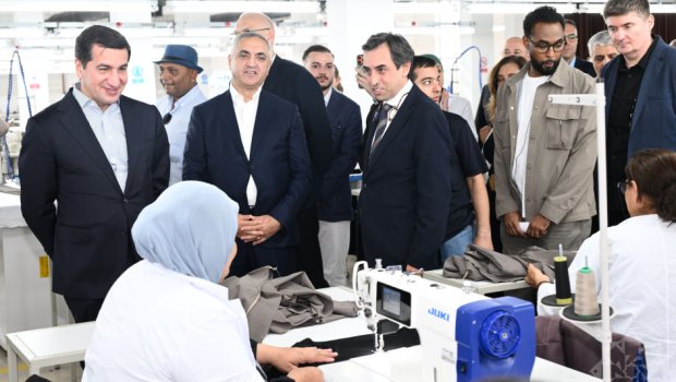 Diplomatik korpusun nümayəndələri Xankəndi tikiş fabrikində - FOTO/VİDEO