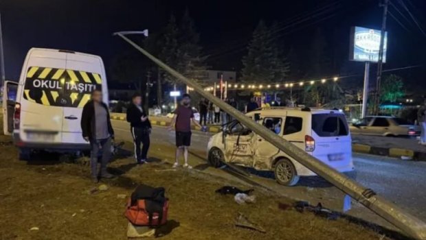 Mikroavtobusla toydan qayıdan 21 nəfər qəzaya düşdü