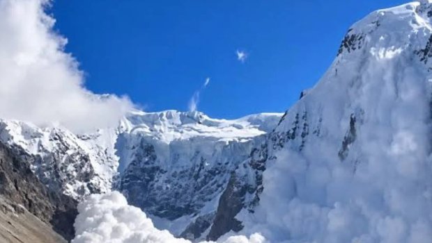 Xilasedicilər 17 alpinistin meyitini tapdı