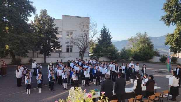 34 ildən sonra Xocalının Təzəbinə kəndində yeni dərs ili başlayıb