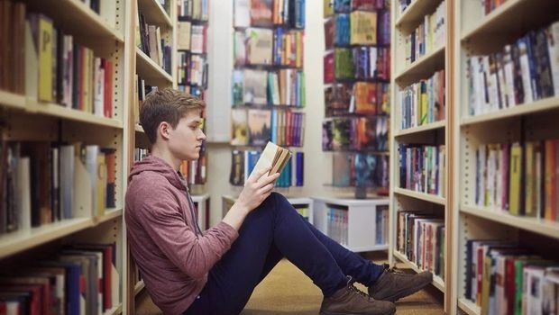 Sinqapurda kitab oxuyanlara PUL veriləcək