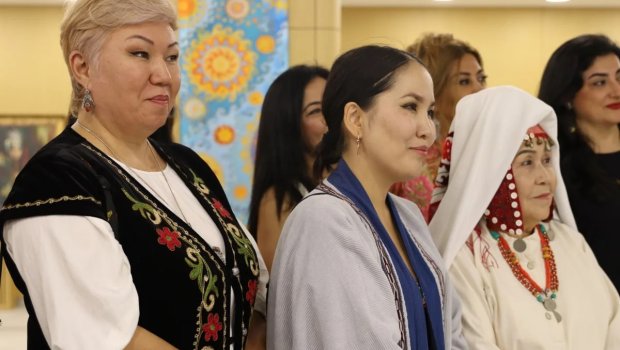 Türkdilli ölkələrin qadın rəssamları Xankəndidə BİR ARADA - FOTO