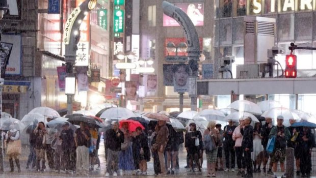Yaponiyaya güclü tayfun yaxınlaşır: 2 milyon insan təxliyə olunacaq