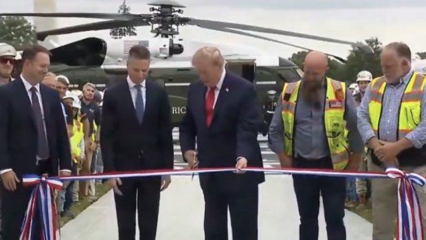 Tramp Ağ Evdə yeni helikopter meydançasını açdı