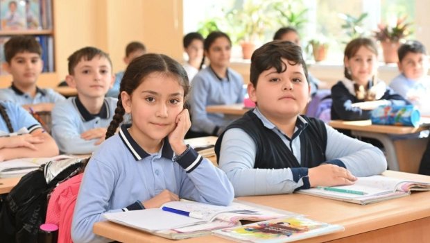 Məktəblərdə geyim ayrı-seçkiliyinin SONU &ndash; Vahid formadan başlayan TƏRBİYƏ FƏLSƏFƏSİ