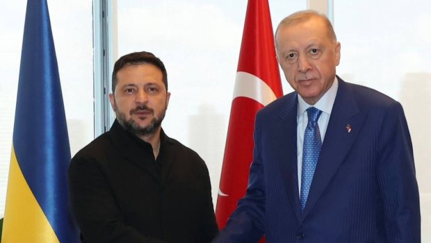 Ərdoğan Zelenski ilə görüşdə Qara dənizdəki ticarət gəmilərinə hücumu pislədi