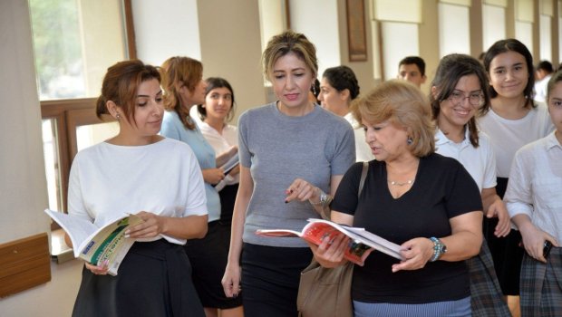 Bu müəllimlərə də TəhsilPlus kartları veriləcək - RƏSMİ