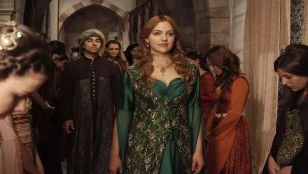 Meryem Uzerlidən oteldə qalan turistə &ldquo;Hürrem Sultan&rdquo; sürprizi