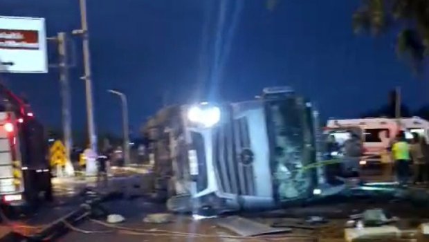Antalyada yük maşını AŞDI: Azərbaycan və Rusiya vətəndaşları HƏLAK OLDU - FOTO/VİDEO