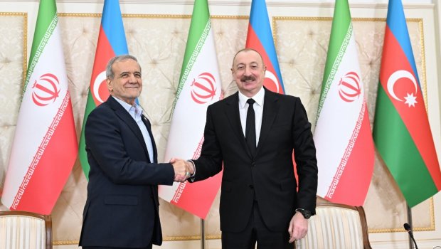 İlham Əliyev Məsud Pezeşkiana zəng etdi