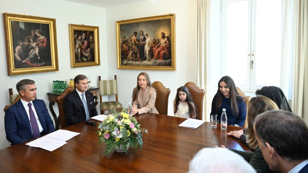 Leyla Əliyeva rahibə Raffaella Petrini ilə görüşdü - FOTO
