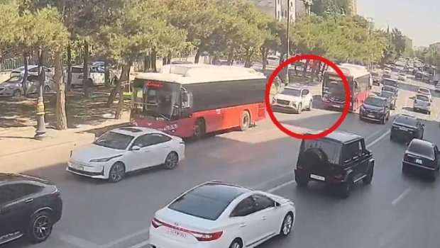 Avtobus zolaqlarına daxil olan sürücülər hərəkətə mane oldular &ndash; ANBAAN VİDEO