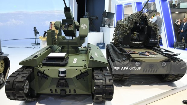 &ldquo;SİQR&rdquo; pilotsuz quru robotu nümayiş etdirildi - FOTO