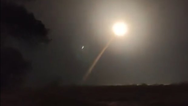 Ukrayna ilk dəfə öz ballistik raketini döyüşdə tətbiq etdi - VİDEO