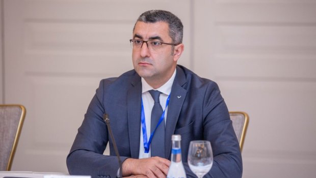 "Ayağı universitetə dəyməyib, əlində diplomu var" - Agentlik sədri