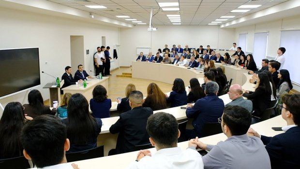 Qarabağ Universitetində tələbə və inflüenserlərlə görüş keçirildi - FOTO