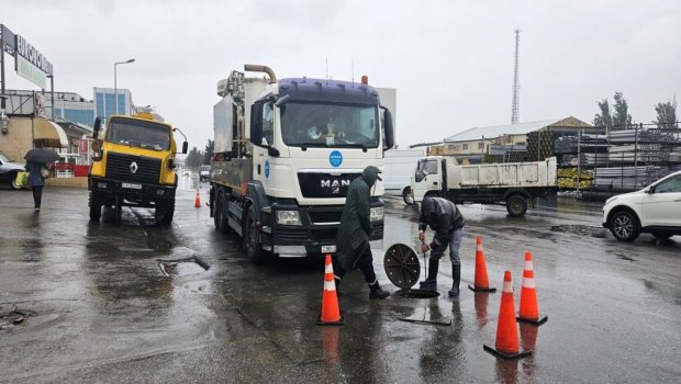Paytaxt küçələri yağış sularından belə təmizlənir &ndash; FOTO
