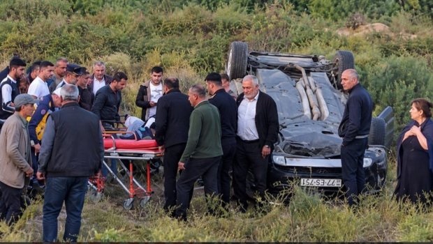 Biləsuvarda avtomobil yolun kənarına aşdı: Qadın sərnişin xəsarət aldı